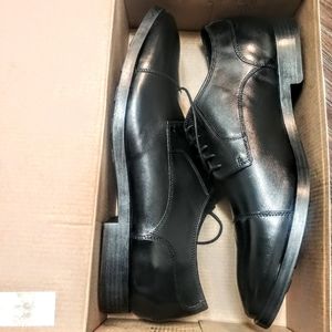 Black dress shoes